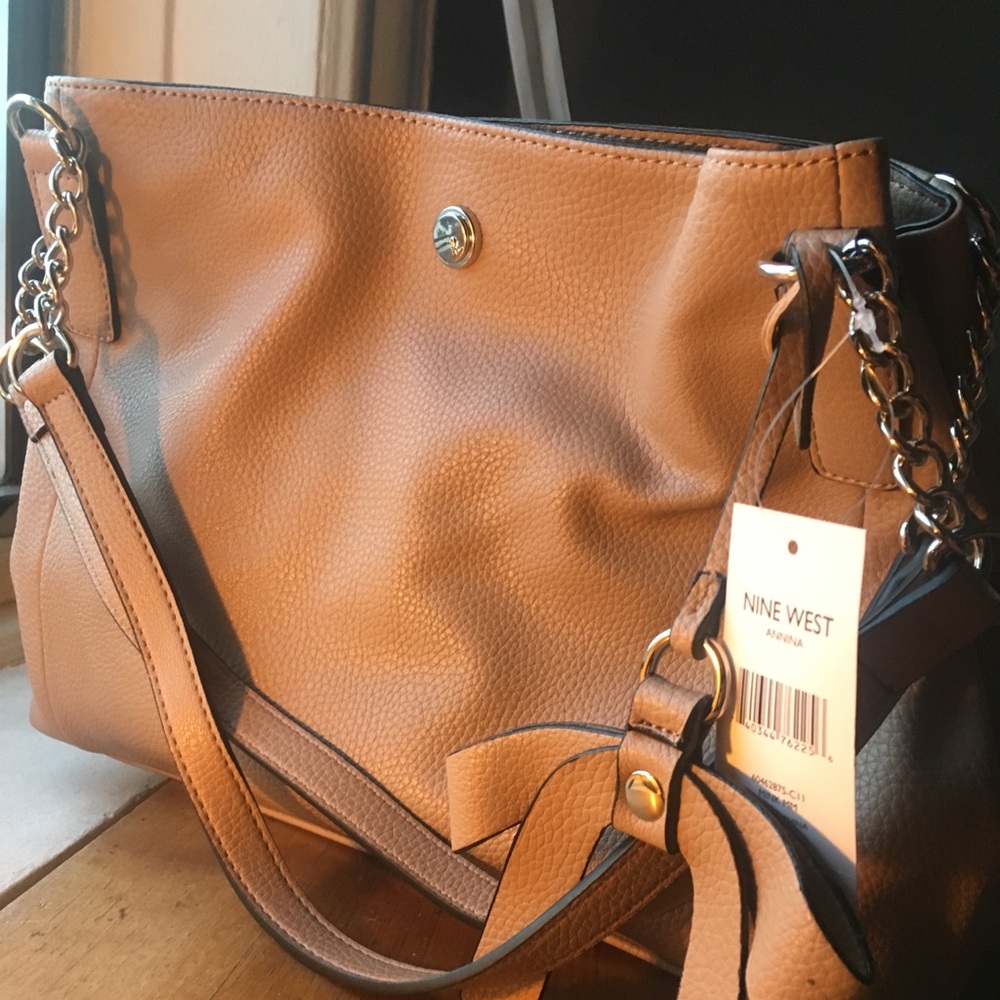 BRAND NEW 9 WEST GORGEOUS BAG.
